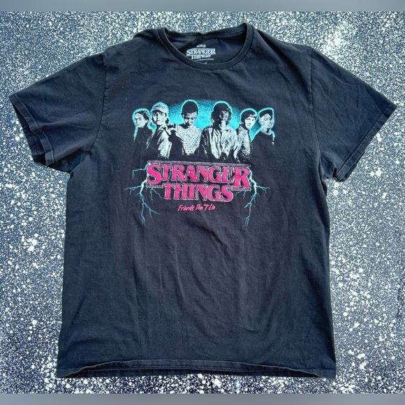 Stranger Things (TV Show) Netflix Graphic Tee Size Lg - Picture 1 of 2